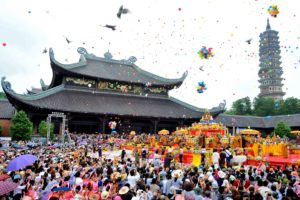 Toàn cảnh Lễ hội chùa Bái Đính năm 2017.