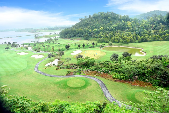Đến Ninh Bình du lịch không thể bỏ qua 2 sân golf hấp dẫn này