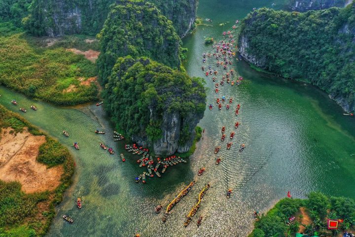 Top 10 địa điểm du lịch nổi tiếng tại Ninh Bình mà bạn nhất định phải ghé một lần trong đời